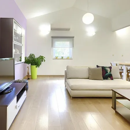 公寓 Homestay Pula