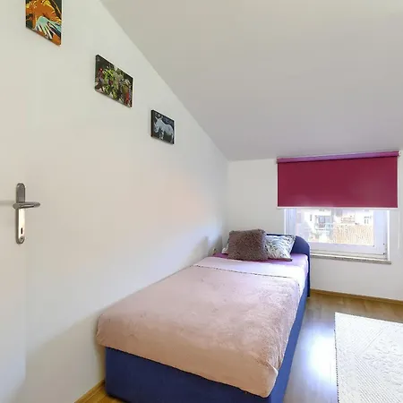 Homestay Pula شقة *