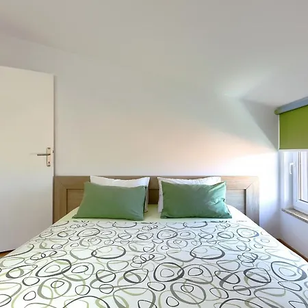 Апартаменти Homestay Pula *