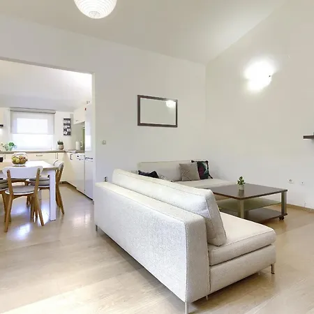 Homestay Pula Апартаменти Пула