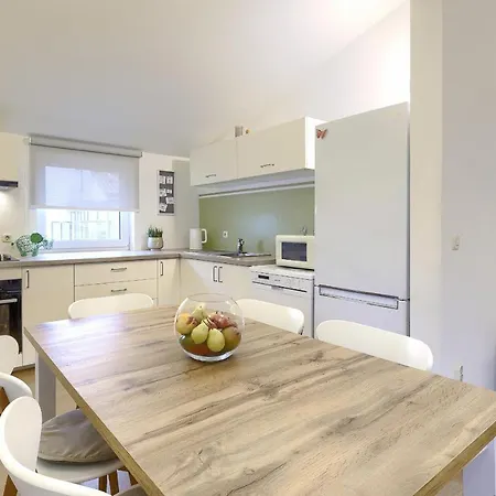 Lägenhet Homestay Pula Pula