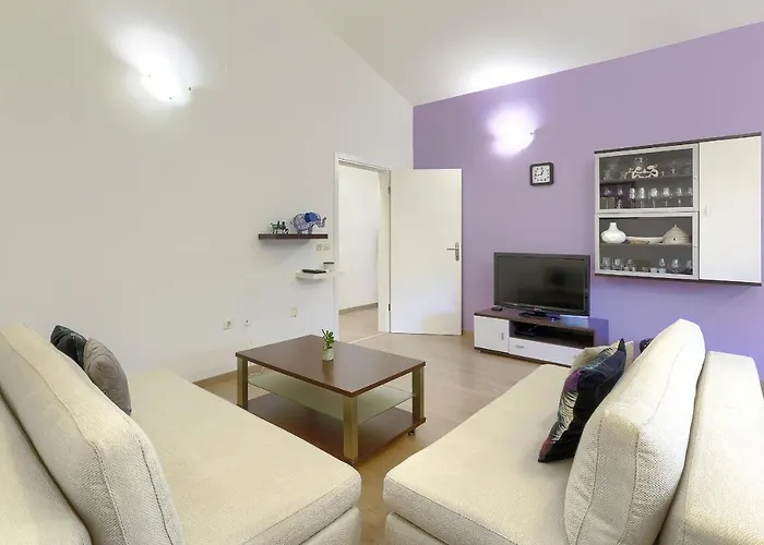 Homestay Pula Апартаменты *