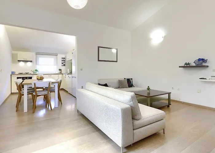 Homestay Pula Апартаменты Пула