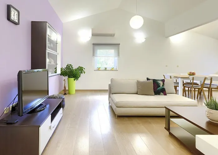 Апартаменты Homestay Pula