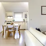 Apartment Homestay Pula *