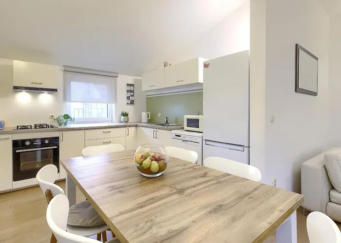 Apartment Homestay Pula Pula